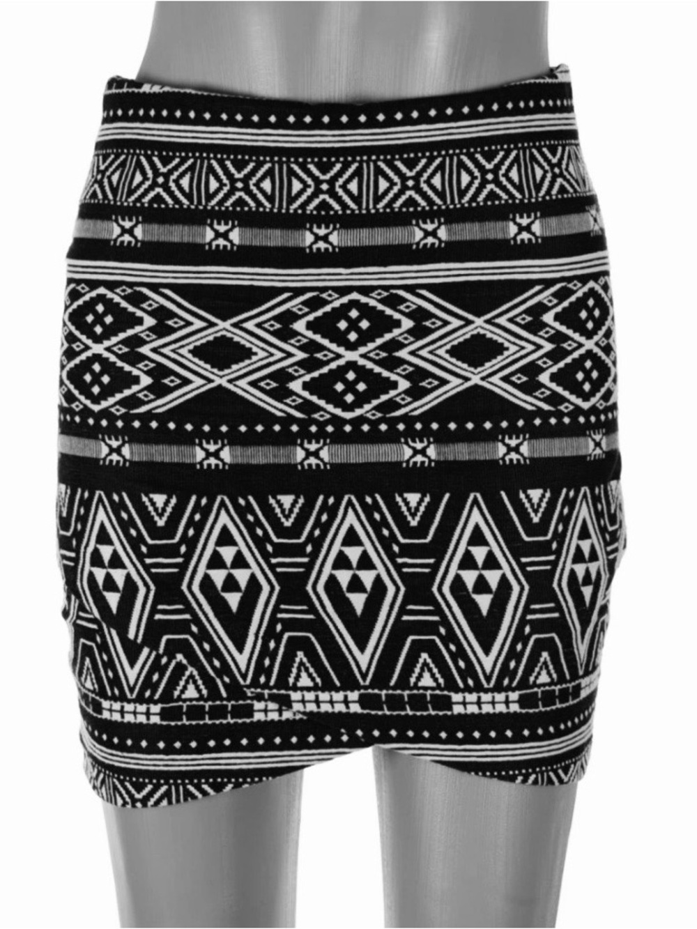 H&M Black and White Aztec Pattern Mini Skirt